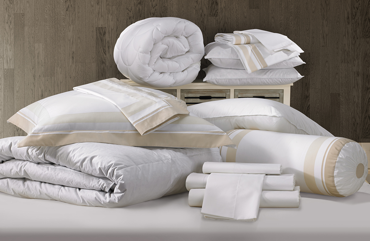 https://www.shopmarriott.com/images/products/v2/xlrg/Marriott-block-print-bed-bedding-set-MAR-101-BP_xlrg.jpg