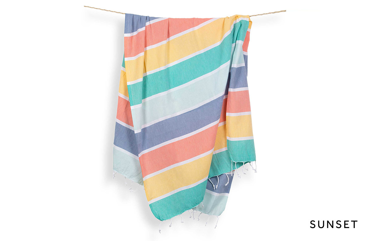 https://www.shopmarriott.com/images/products/v2/xlrg/marriott-beach-towel-mar-320-pt-01_2_xlrg.jpg